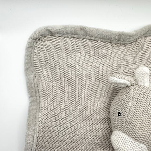 Peacock Alley Light Grey Fleece Giraffe Lovey Security Baby Blanket Soft Plush - Picture 6 of 10